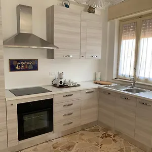 La Baronessa , Carini Italia
